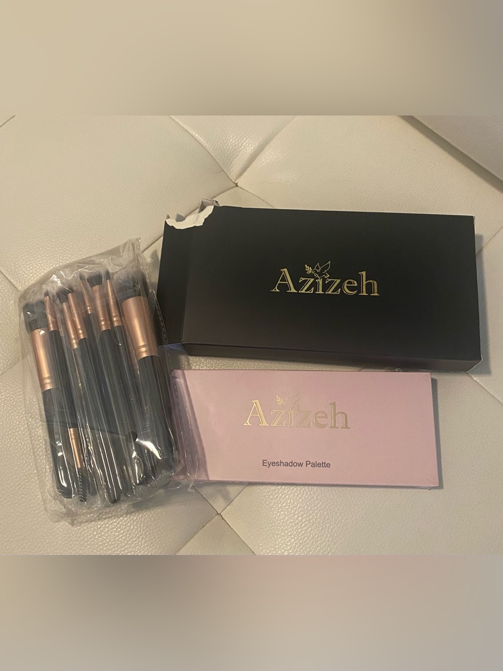 Azizeh - Multi Colors Eyeshadow Palette with Brush Set